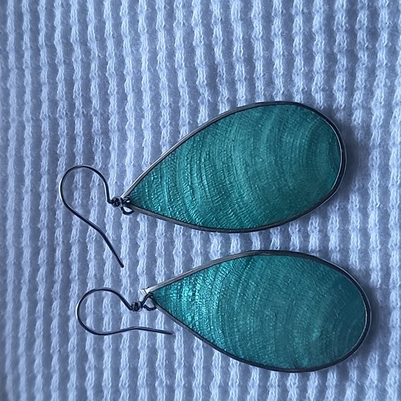 ALL NATURAL EARRINGS - Two pairs - one made from SHELL and one from WOOD - Picture 3 of 6